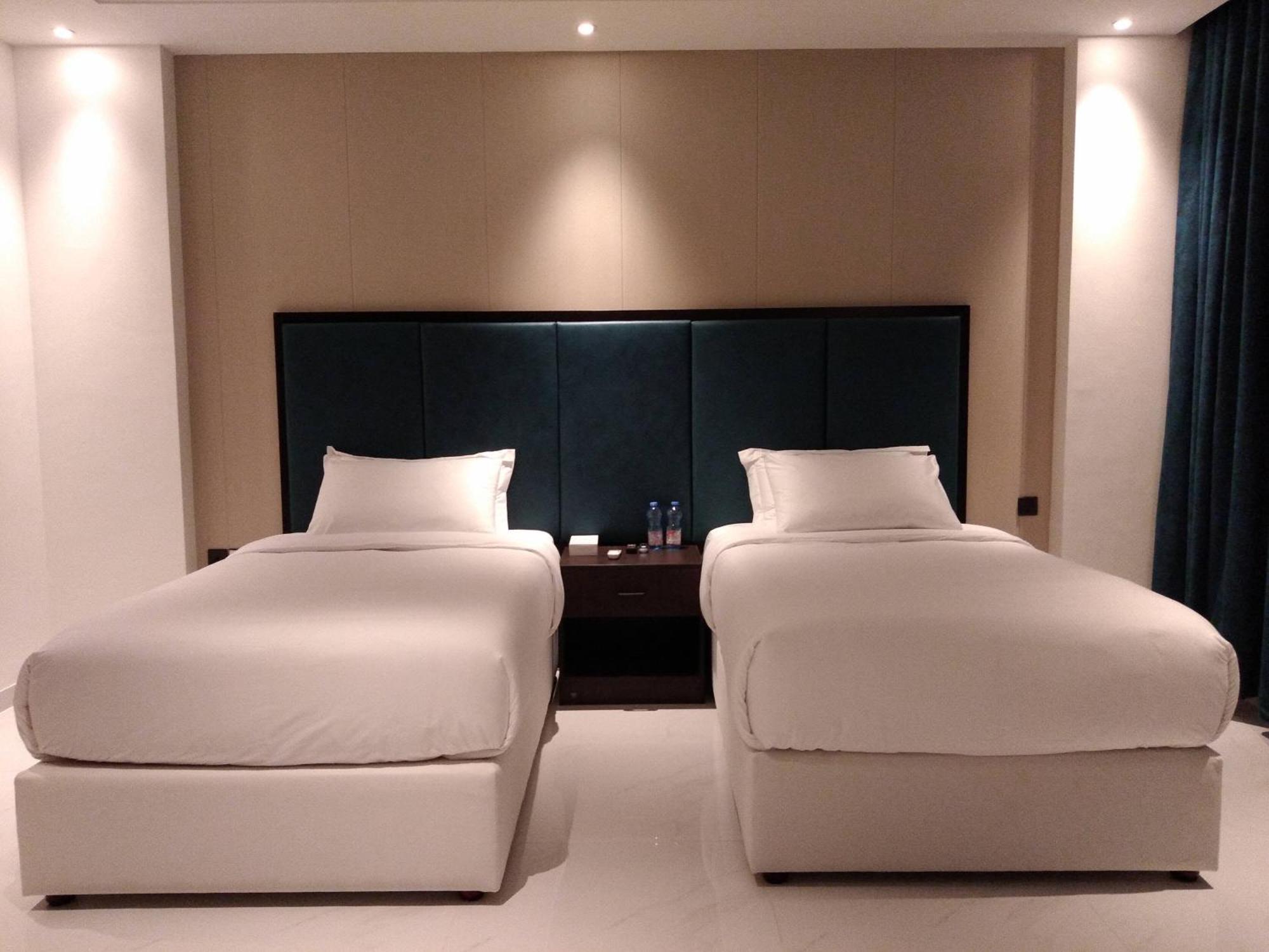 Nebula Hotel 杜科姆 外观 照片
