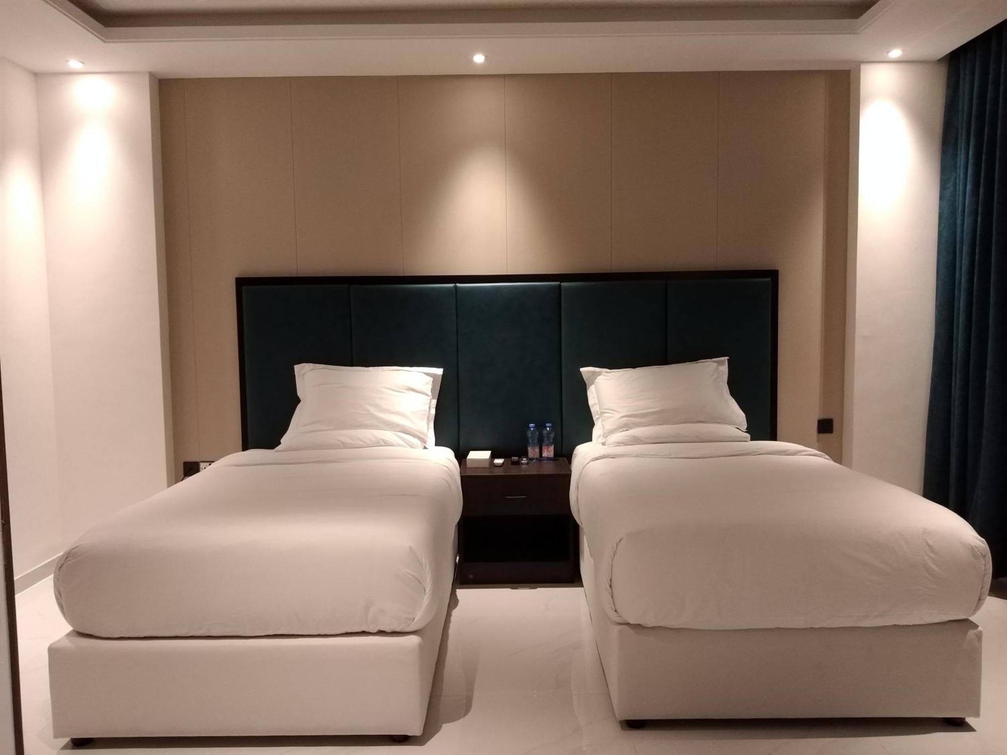 Nebula Hotel 杜科姆 外观 照片